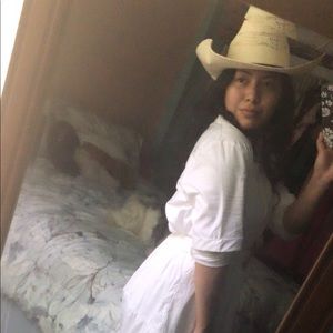 Meet your Posher, Roxana